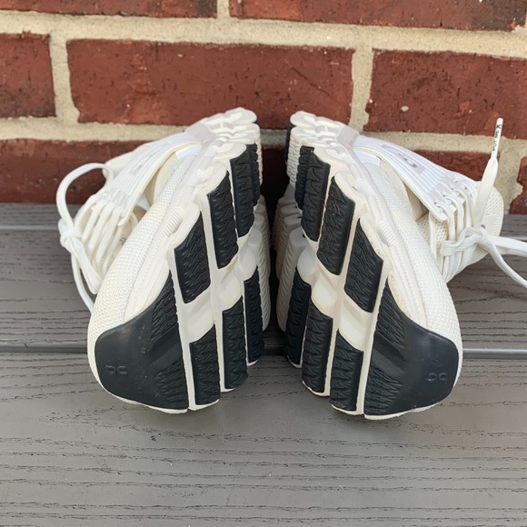 On Running Cloudswift Sneakers - Picture 9 of 13